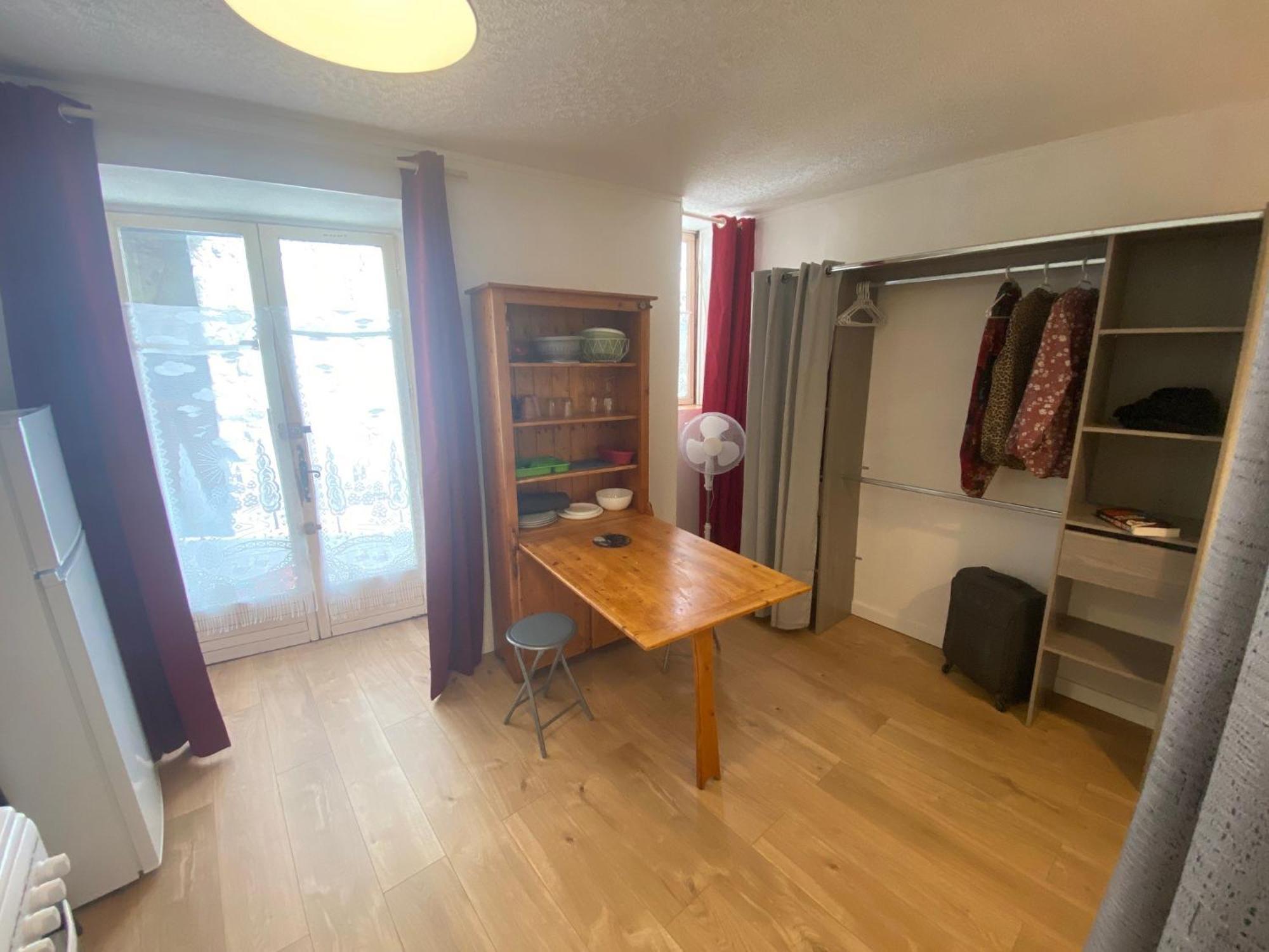 En Plein Centre Des Vans Apartment *